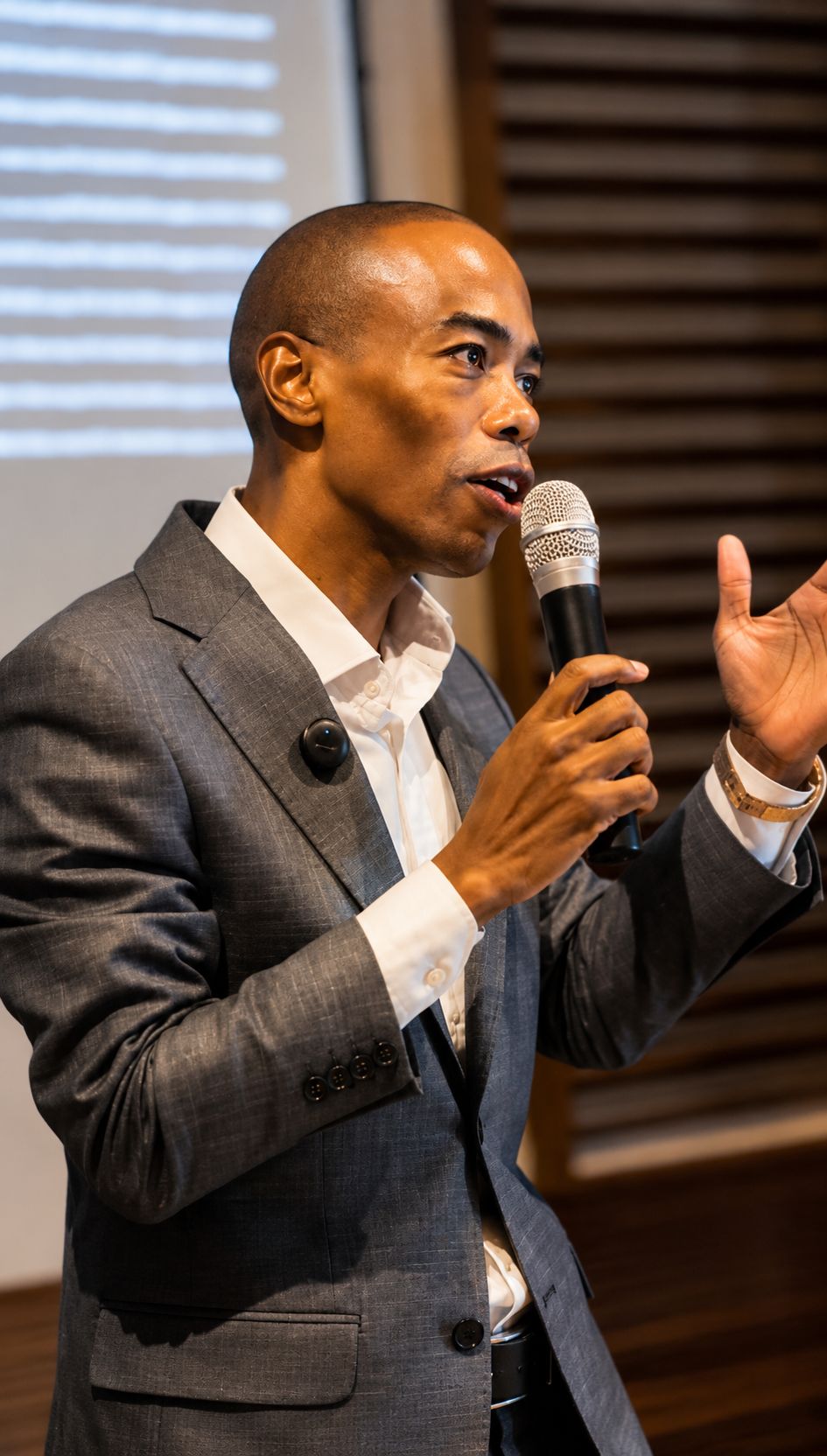 Dr Daniel Machado